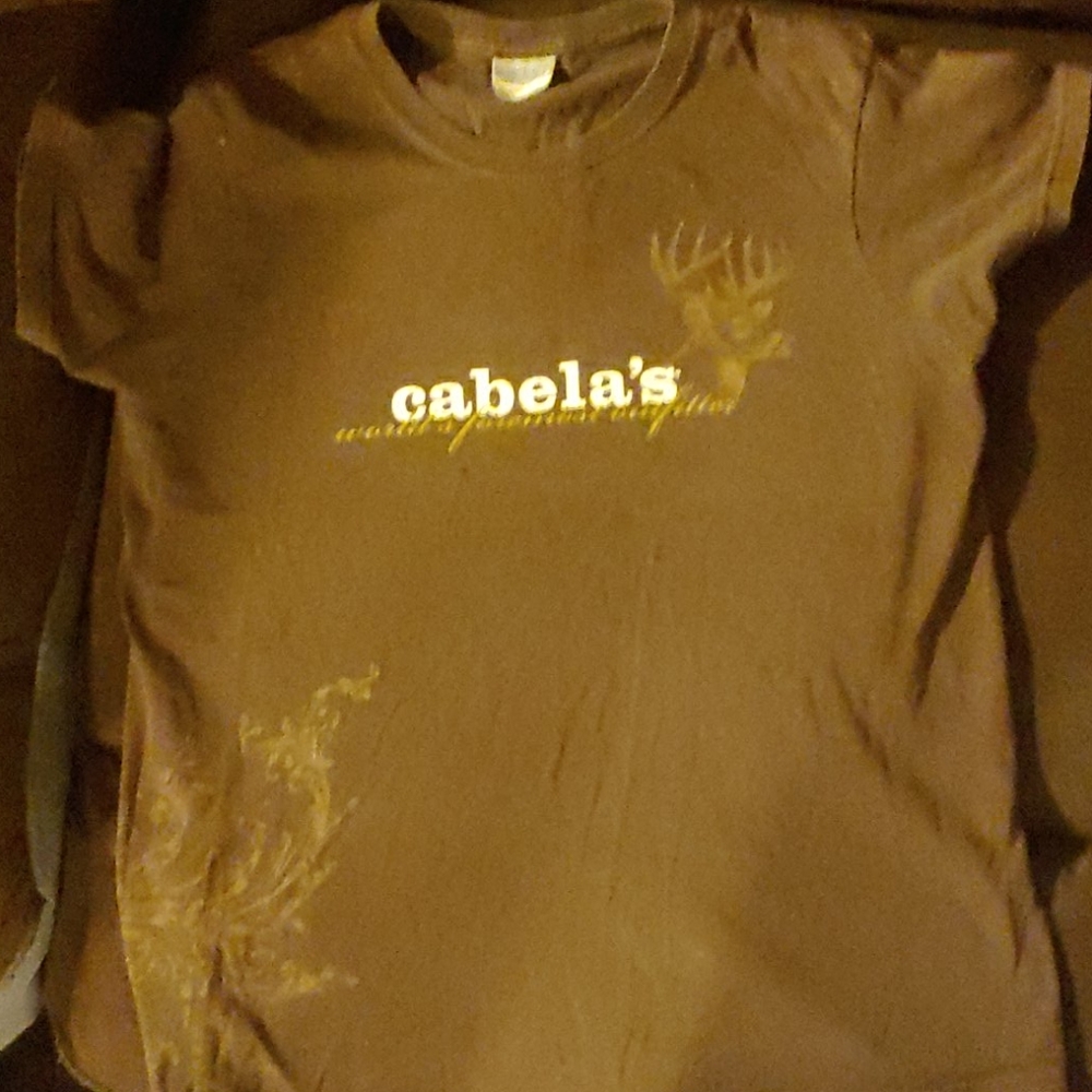 Brown shirt "Cabela's world's foremost outfitters"